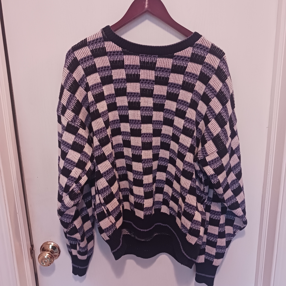 Women's Checkered Sweater - Black and White